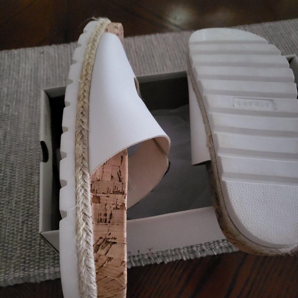 Shoes - Picture 5 of 8